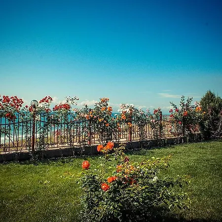 Апартамент Gt Riviera