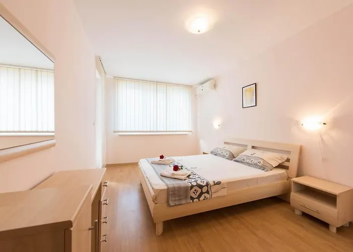 Gt Riviera דירה רבדה