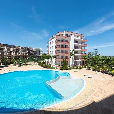 Gt Riviera Apartament Rawda